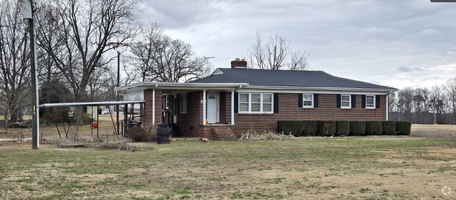 Building Photo - 253 Davis Rd Rental