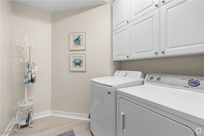Building Photo - 720 Tarpon Cove Dr Unit 2 Rental