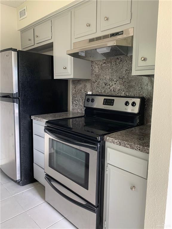 Photo - 8 Jason Ave Unidad 5