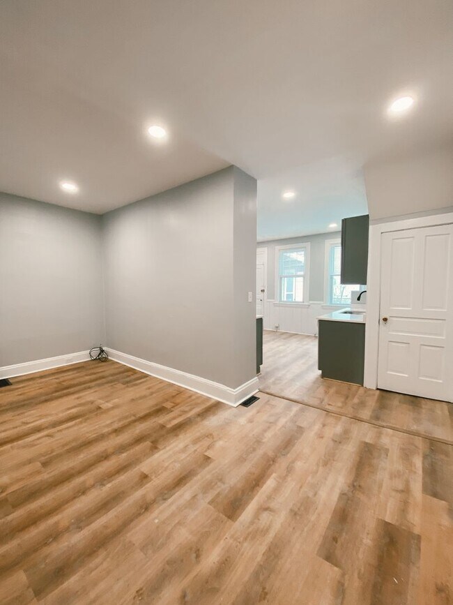 Photo - NEWLY RENOVATED 2 BEDROOM IN THE HEART OF MOUNT OLIVER!