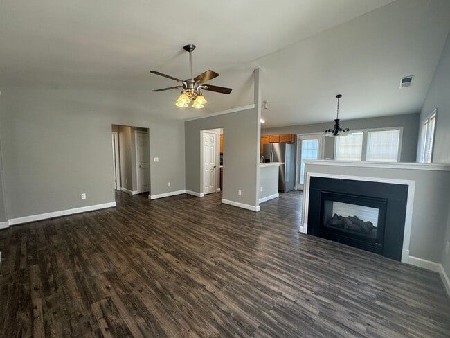 Photo - 124 Crestwood Dr