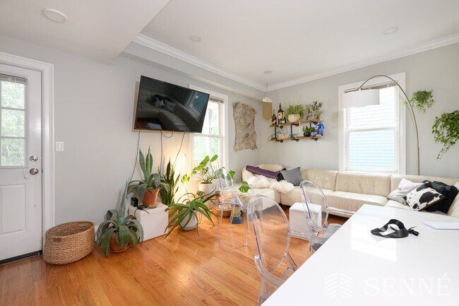 Photo - 279 Concord Ave Unit 3