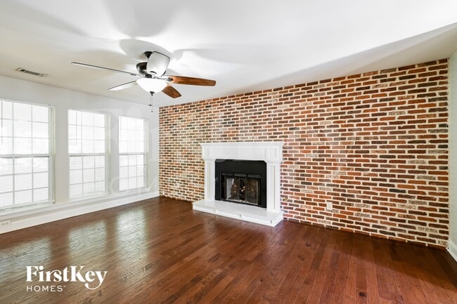 Photo - 2522 Halcyon Way