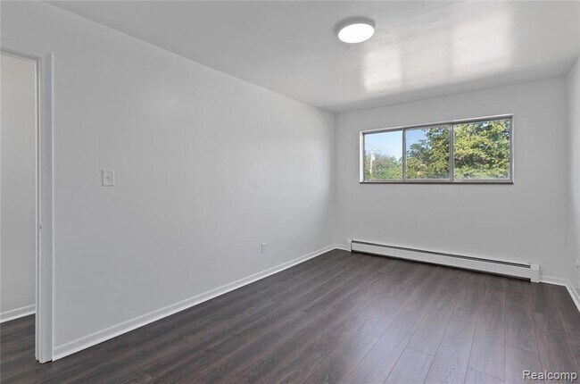 Photo - 11611 Morang Ave