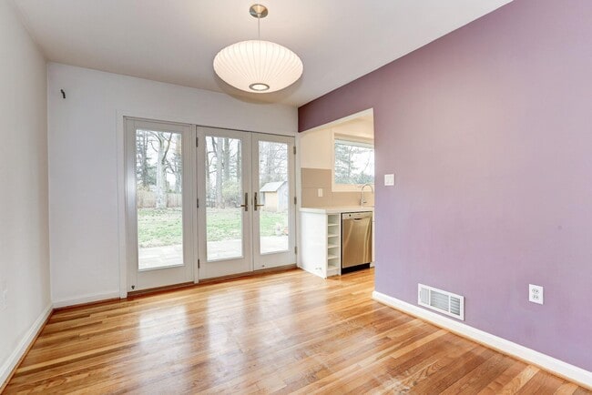 Photo - 9718 Holmhurst Rd