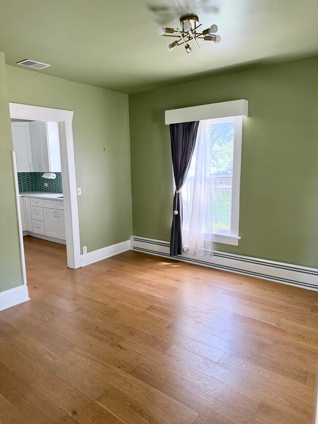 124 E Sunnyside Ave
