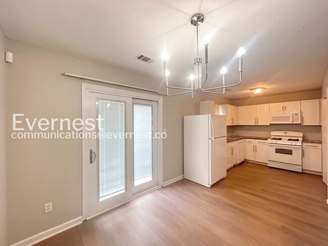 909 Silverwood Dr