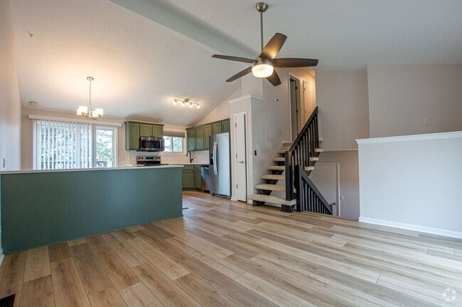 Building Photo - Super Cute 3 Bedroom / 2.5 Bath Home!