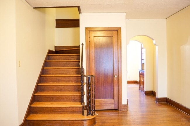 Photo - Stunning 1931 Townhome with Original Details You've GOT to See! Unit 212
