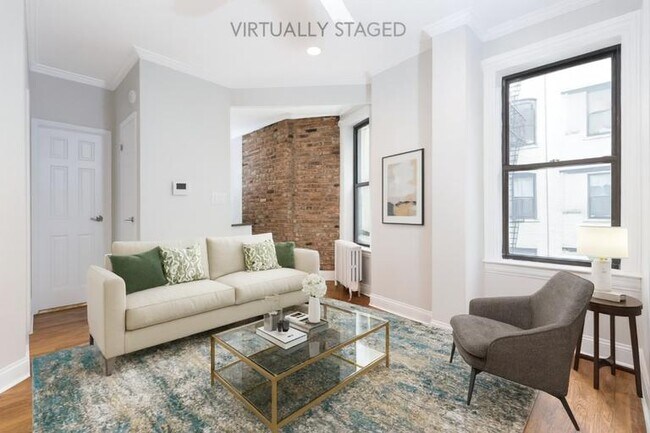 Building Photo - 432 E 13th St Rental