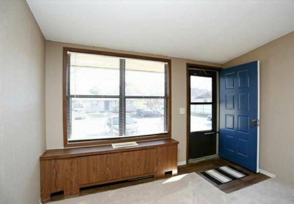Living Room/Bedroom