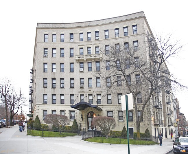 Photo - 175 Eastern Pky