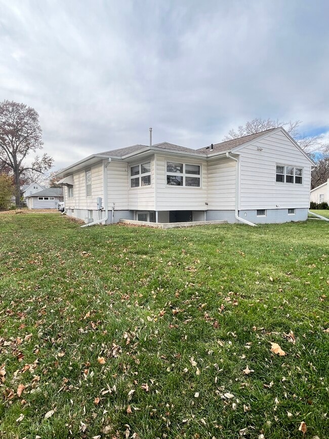 Photo - 2116 Iowa St