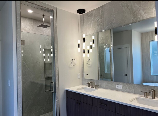 Photo - 2932 Tarragon Ave