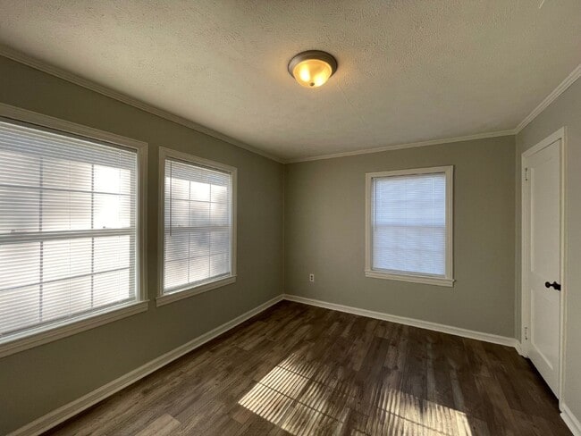 Photo - 1010 W 12th Ct