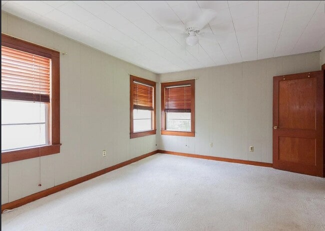 Photo - Mid City Beauty for Lease