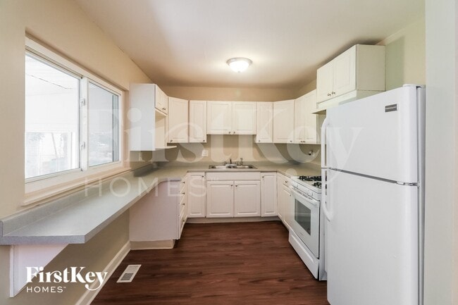 Photo - 235 E Wrightwood Ave