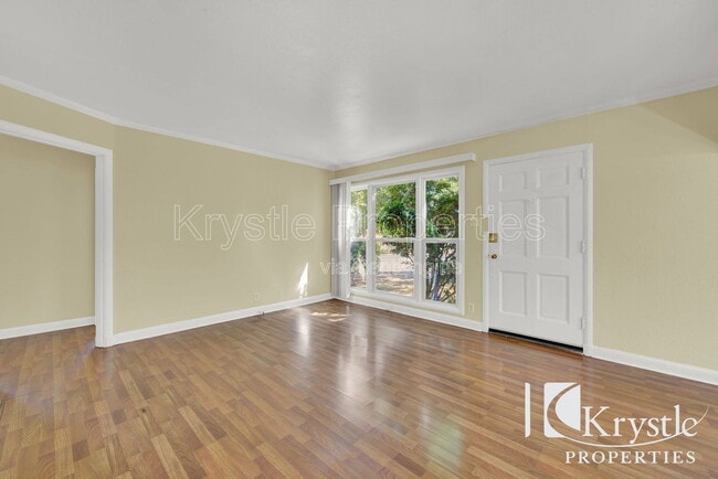 Photo - 579 Cedar St