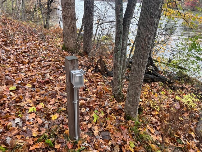 Photo - 2477 28 1/2 St