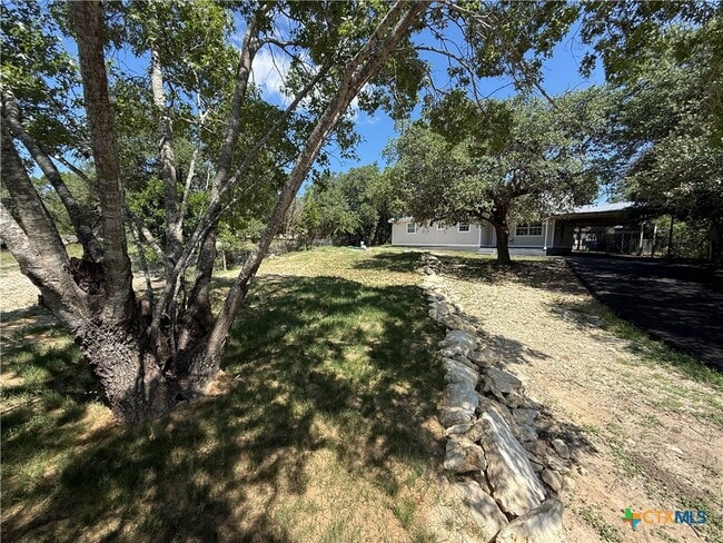 Photo - 560 Wickford Way