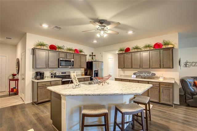 Photo - 1004 Basswood Ln