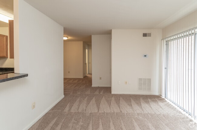 1BR, 1BA - 622 SF
