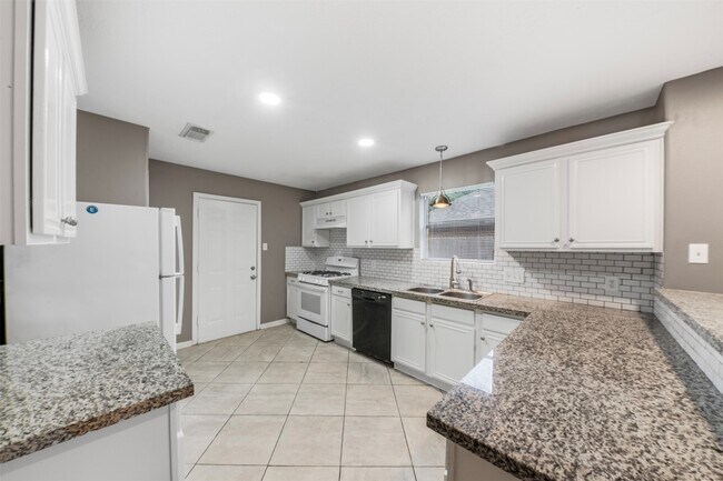 Photo - 6803 Highwind Bend Ln