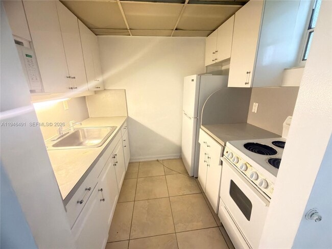 Photo - 2000 Biarritz Dr Unit 202