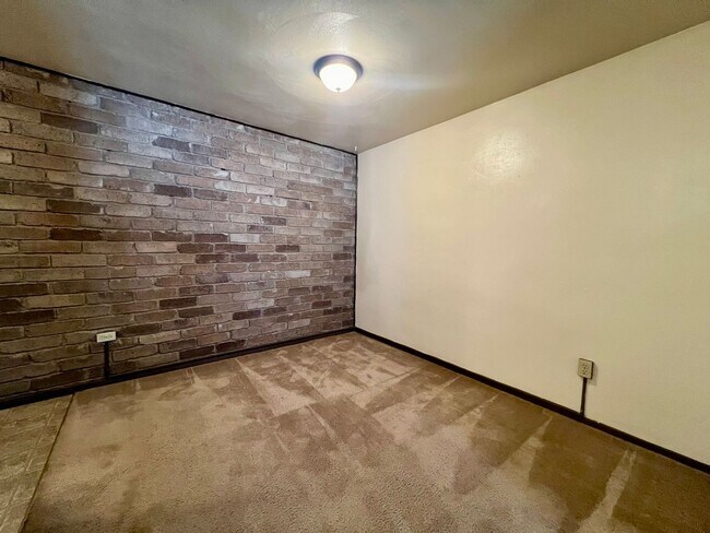 Photo - Beautiful First Floor 1 Bedroom Apartment Available at Kellywood Manor! Call Today! Unit 602