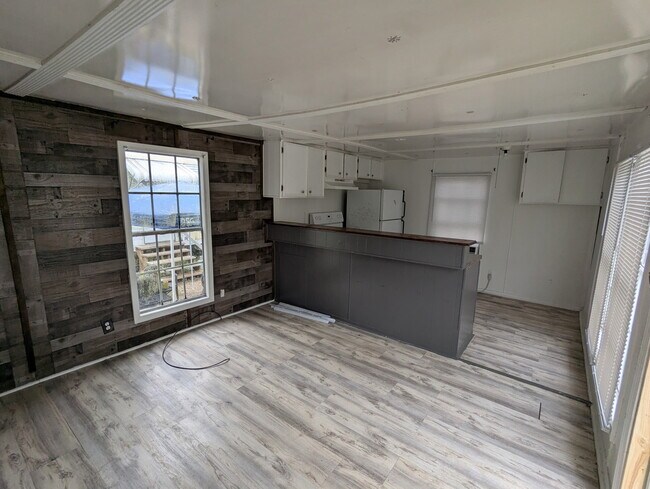 Photo - 110 Armentor St