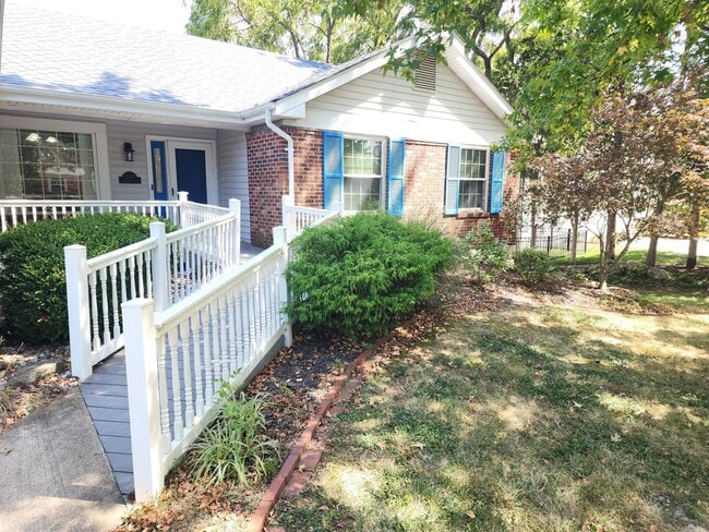 Photo - Spacious Home in Ladue Schools
