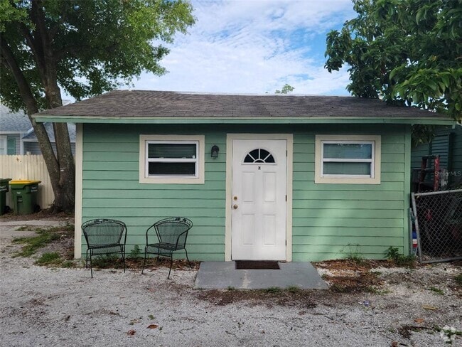 Building Photo - 1751 Fruitville Rd Unit Garage Rental