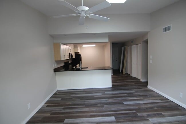 Photo - Cozy 2 Bedroom 2 Bath Condo in Iowa City!