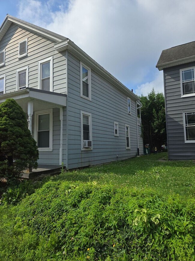 Photo - 552 E King St Unidad 552 1