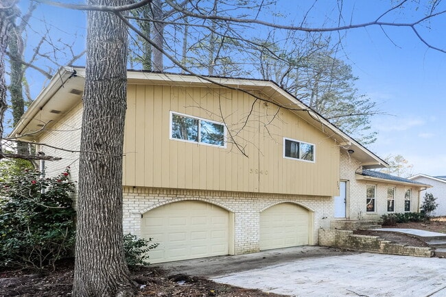 Photo - 3240 Devilla Trce