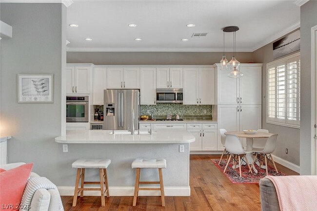 Photo - 10553 Linderhof Ave