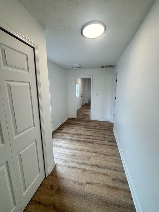 Photo - 831 Meigs Ave