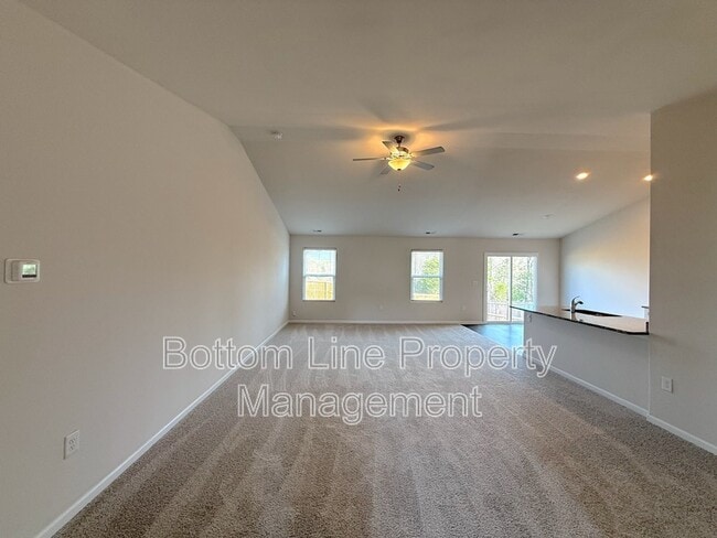 Photo - 249 Caley St