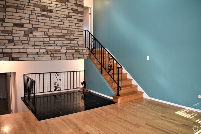 Building Photo - 12820 Willow Ln Unit 22 Rental