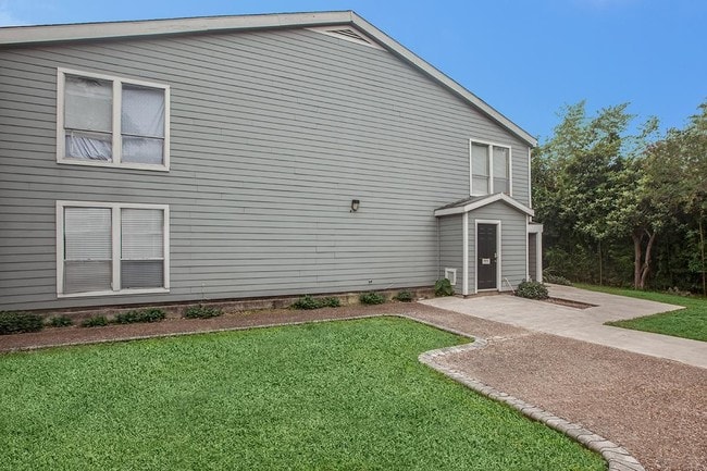 Photo - Grayson By The Pearl