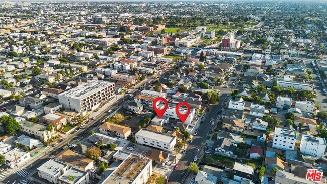 Photo - 1128 Irolo St