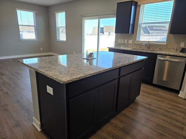 Photo - 2075 Aloha Ave