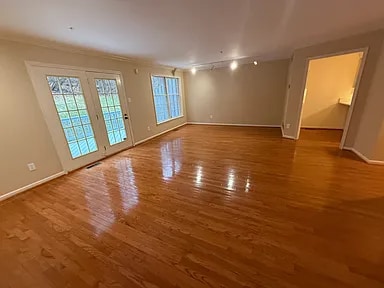 Photo - 353 Bristol Cir