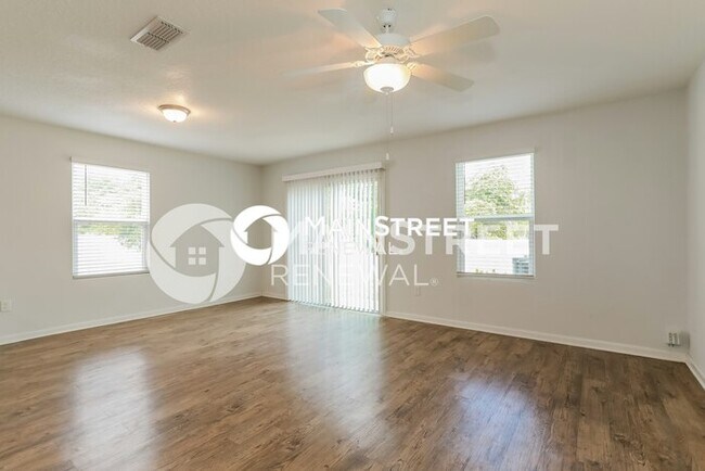 Photo - 4 Bedroom Pet-Friendly Home in Jacksonville, FL with Main Street Renewal