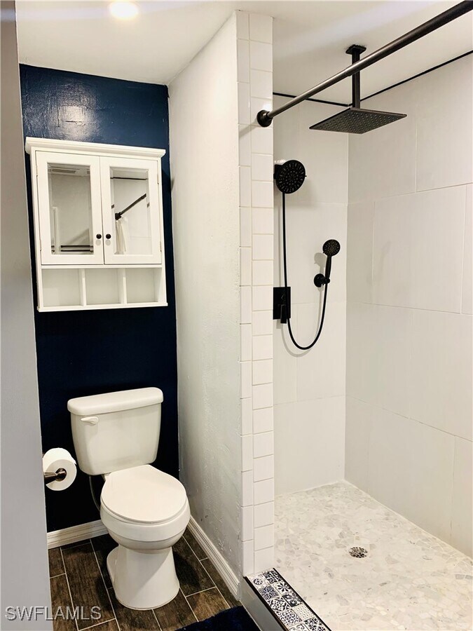 Photo - 235 Cypress Way W
