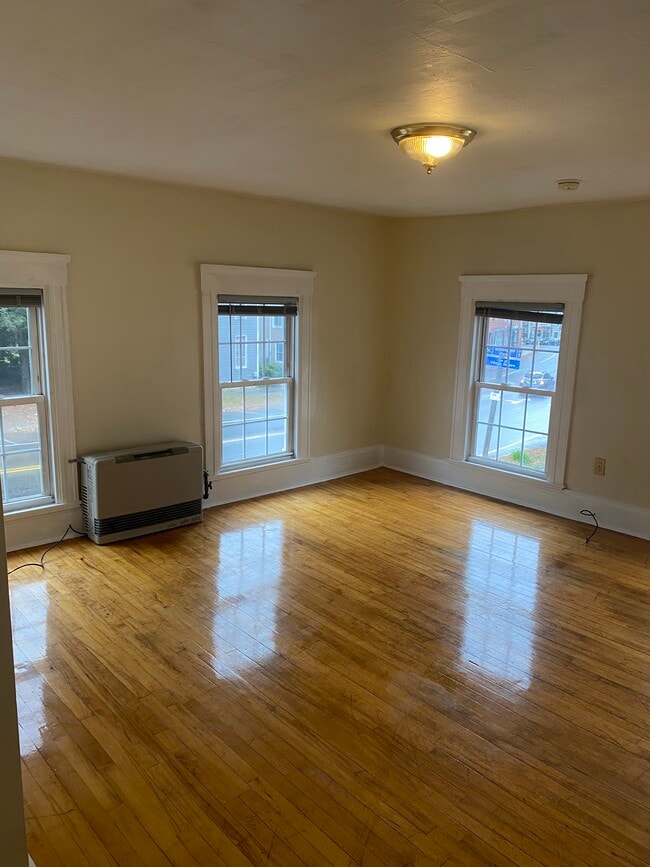 Photo - 40 State St Unidad Charming One Bedroom