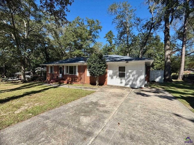 Photo - 203 Woodland Dr