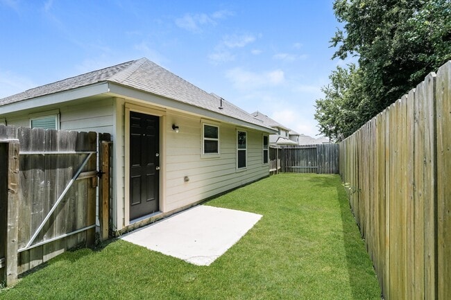 Photo - 8526 Middleton Oaks Cir
