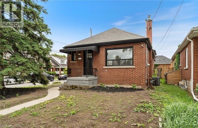 Photo - 47 MacDonald Ave