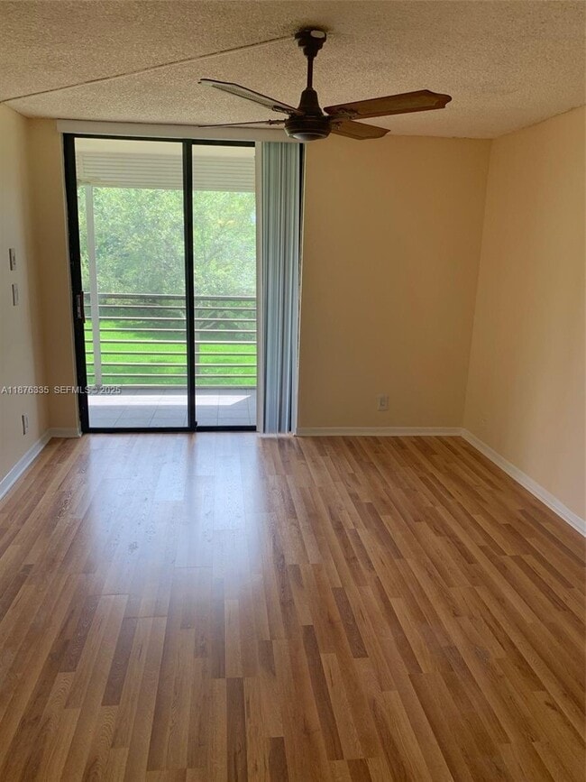 Photo - 6301 N University Dr Unidad 216